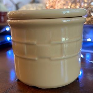 Longaberger Butternut 1 pint crock with coaster lid